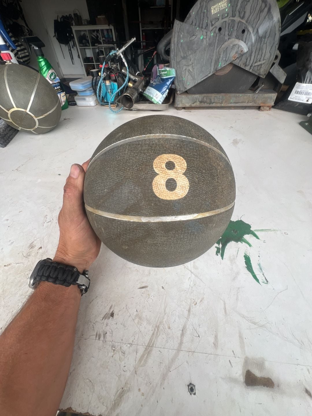 Vintage 8lb Rubber Medicine Ball Textured Grip 1