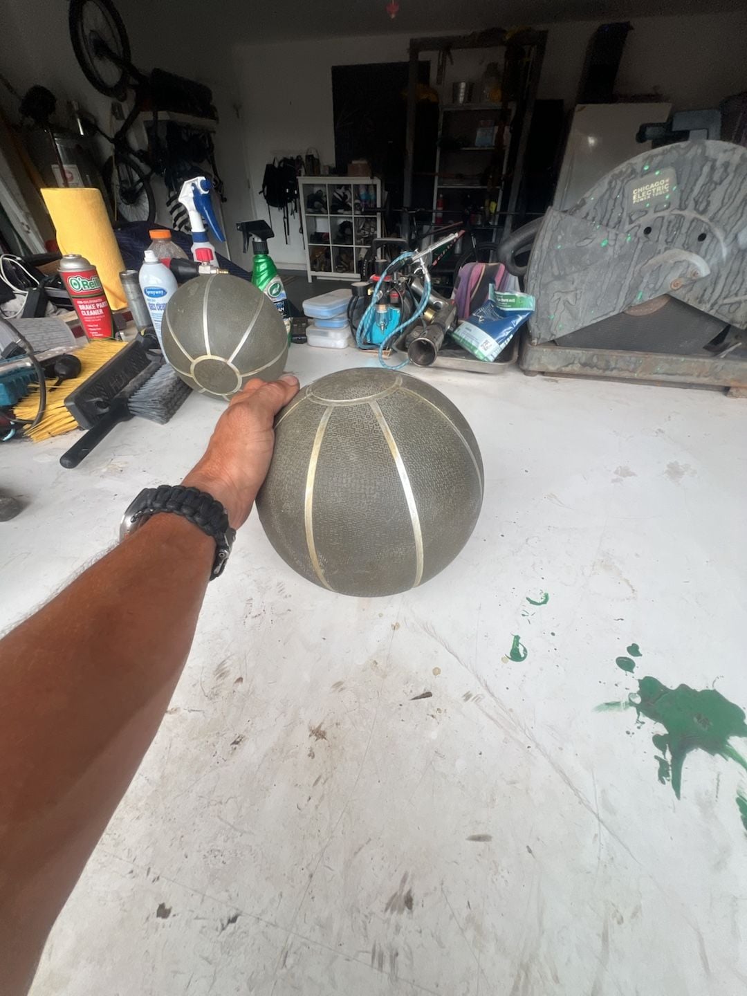 Vintage 8lb Rubber Medicine Ball Textured Grip 3