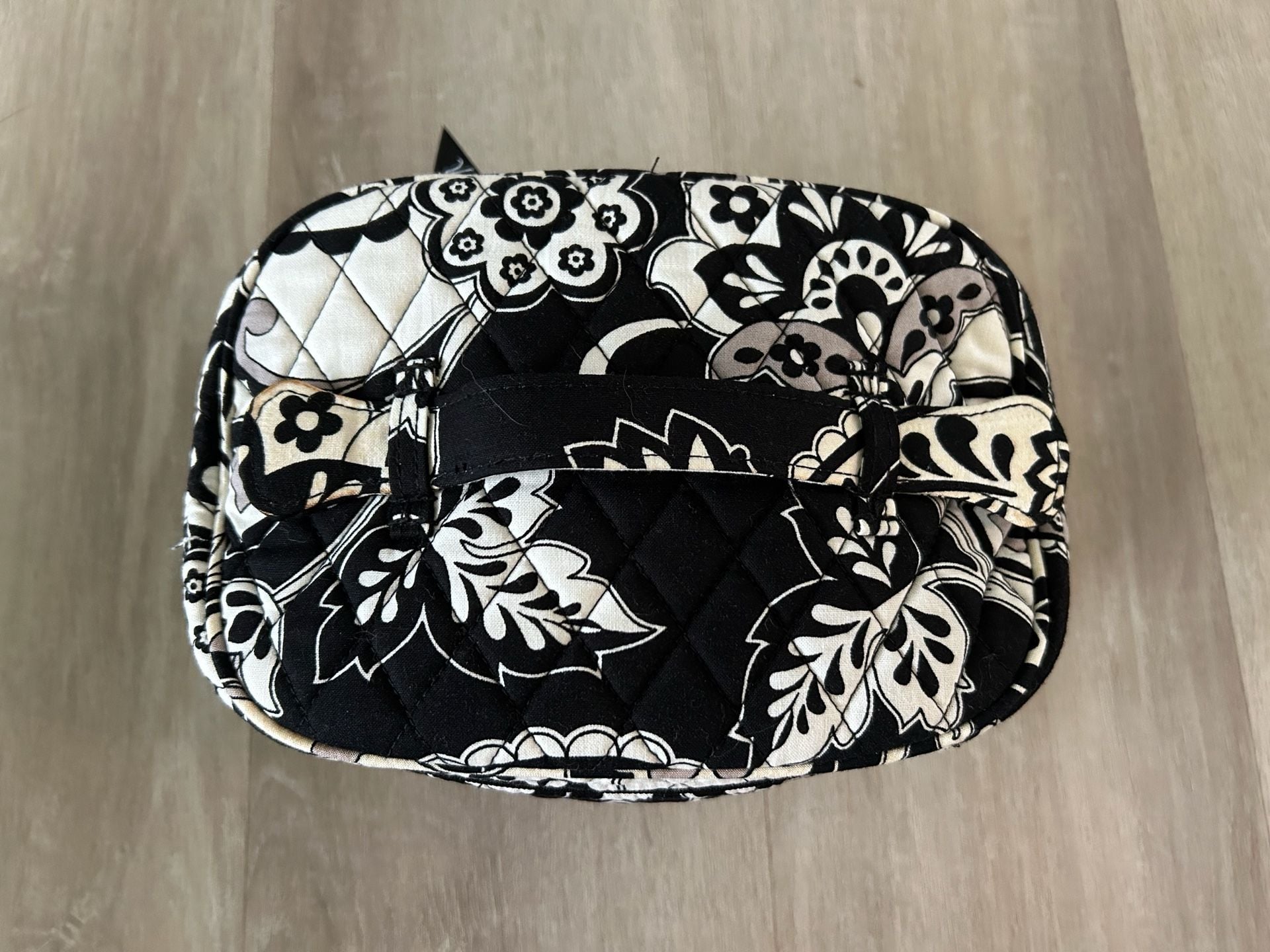 Vera Bradley Quilted Black and White Floral Pattern Cosmetic Travel Case 2