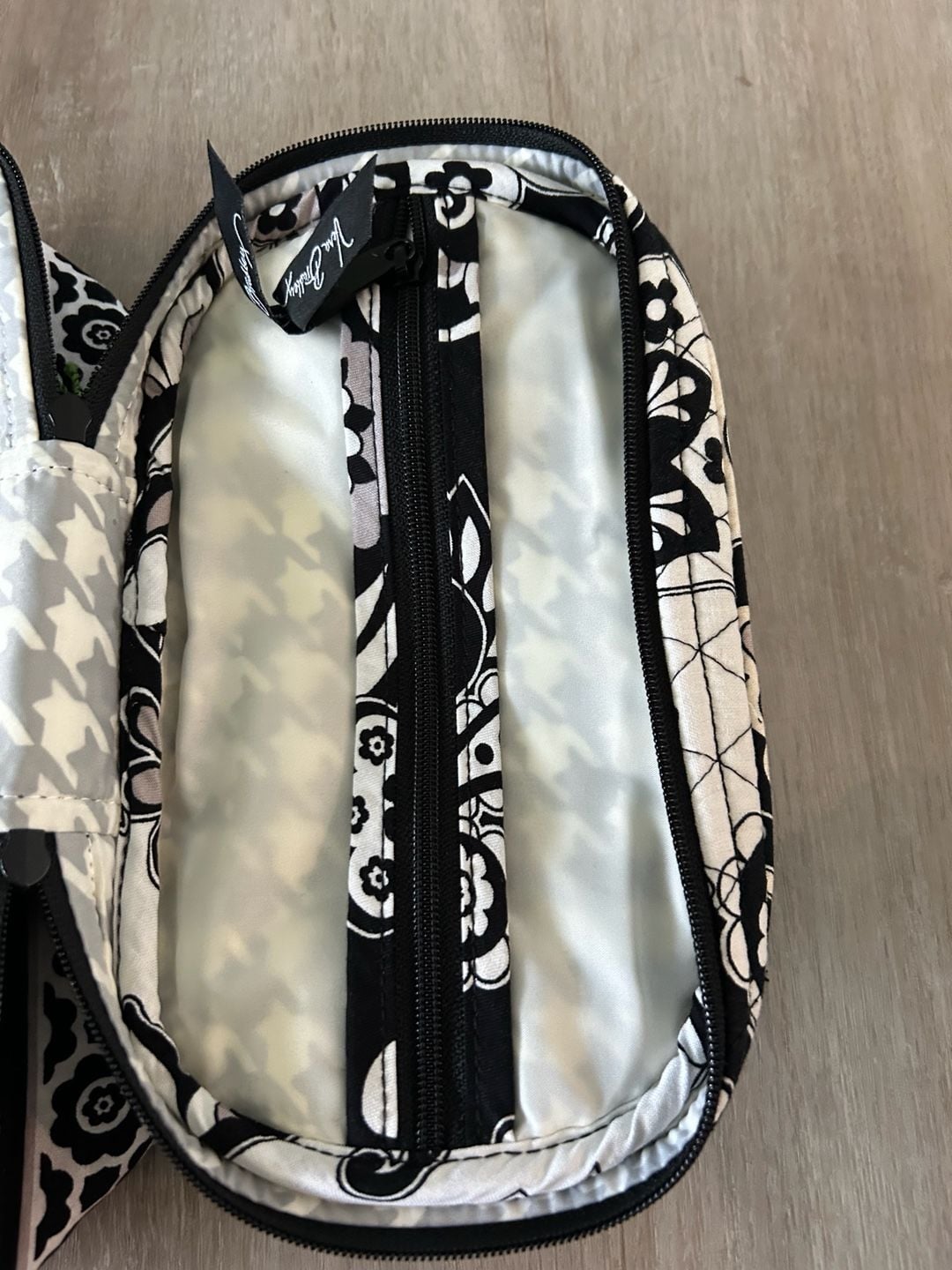 Vera Bradley Quilted Black and White Floral Pattern Cosmetic Travel Case 4