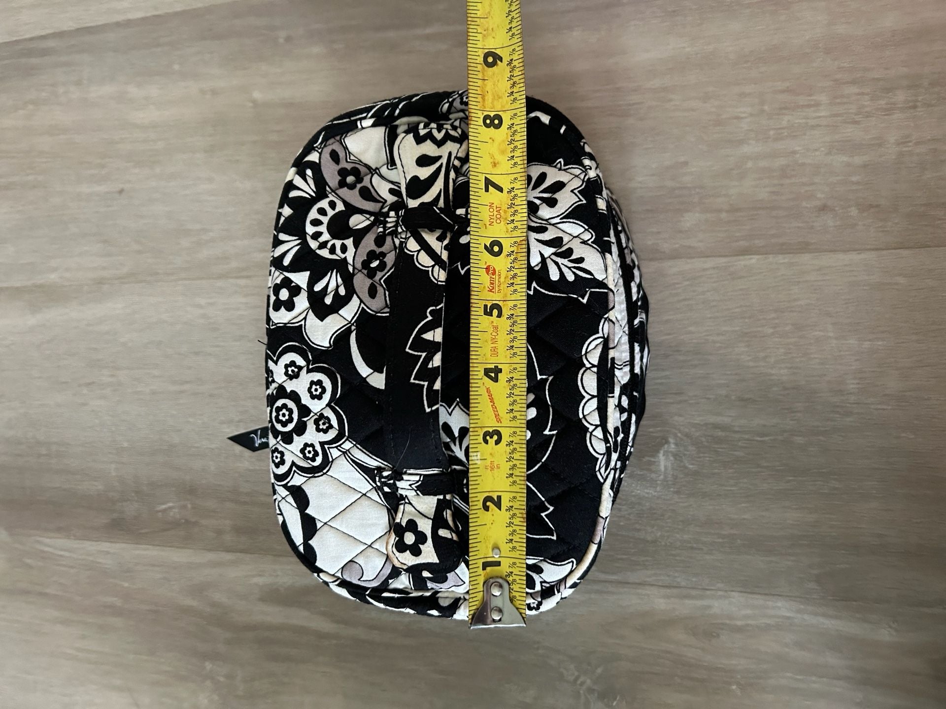 Vera Bradley Quilted Black and White Floral Pattern Cosmetic Travel Case 7