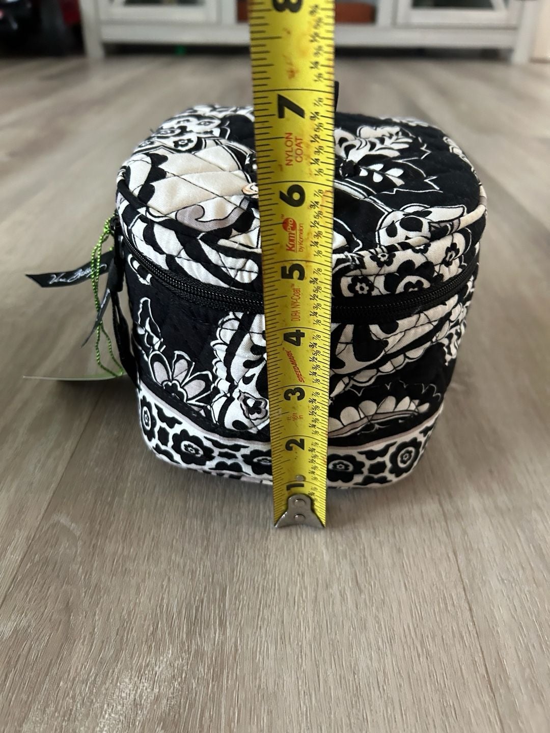 Vera Bradley Quilted Black and White Floral Pattern Cosmetic Travel Case 8