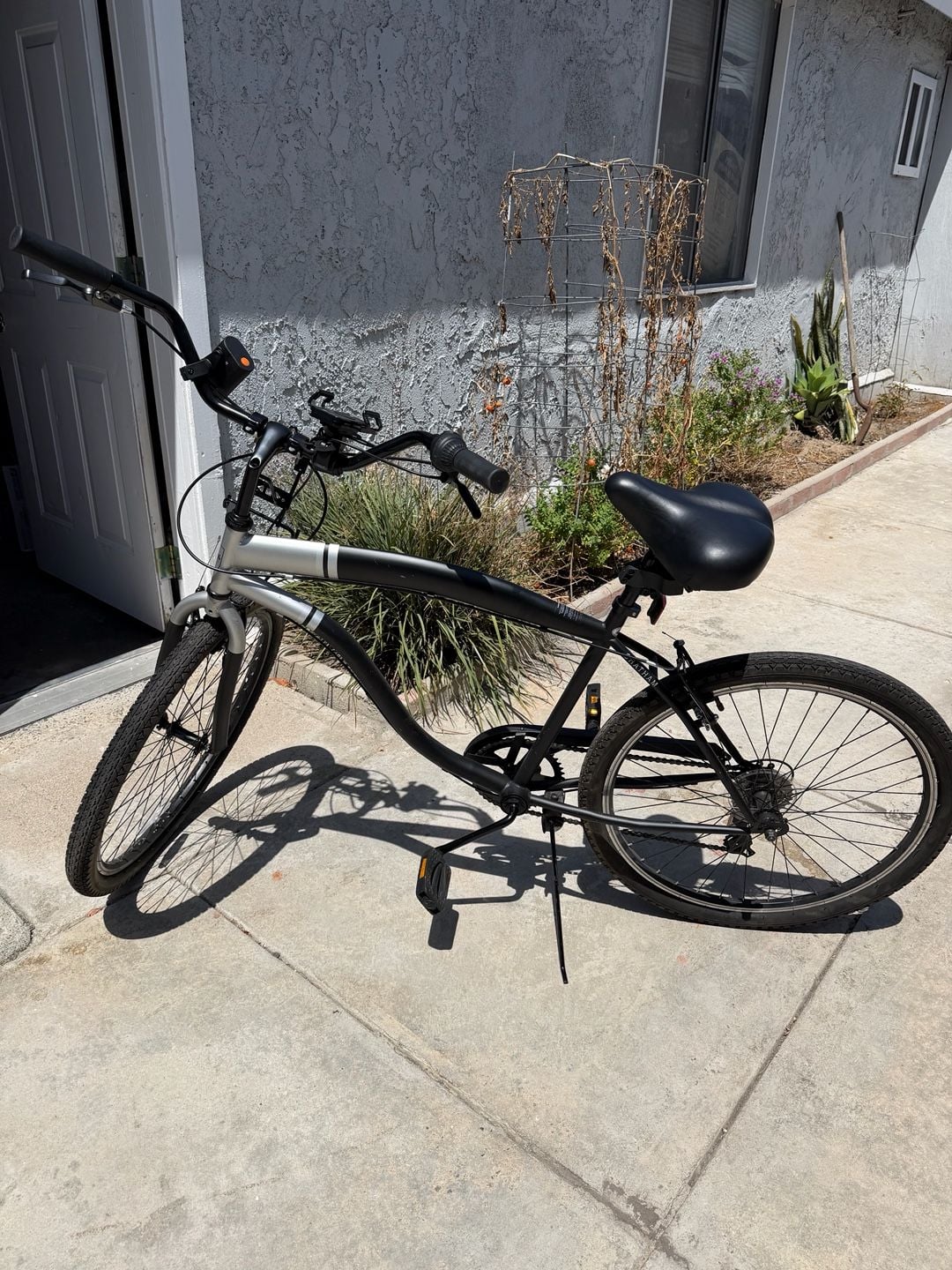 Critical Cycles Chatham 7-Speed Men's 26-Inch Beach Cruiser Bike 1