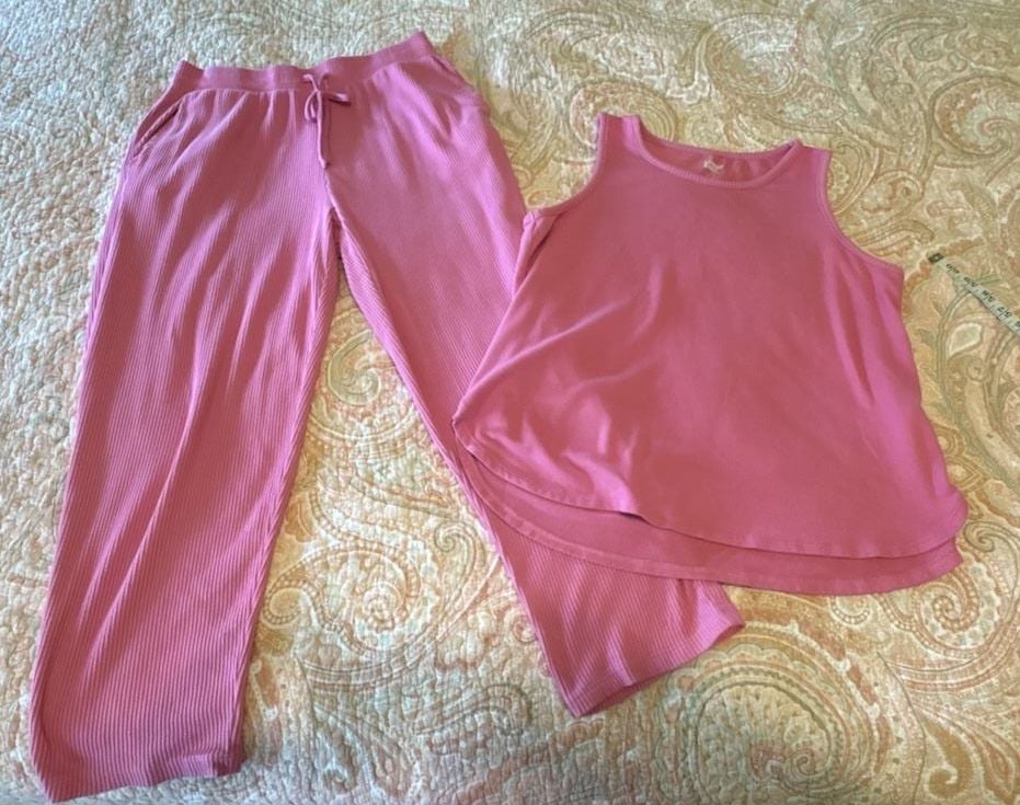 EUC Lands' End women’s Ribbed Lounge Set Tank Top & Pants - Pink, medium petite 1