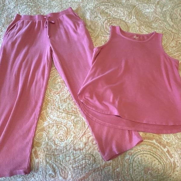 EUC Lands' End women’s Ribbed Lounge Set Tank Top & Pants - Pink, medium petite