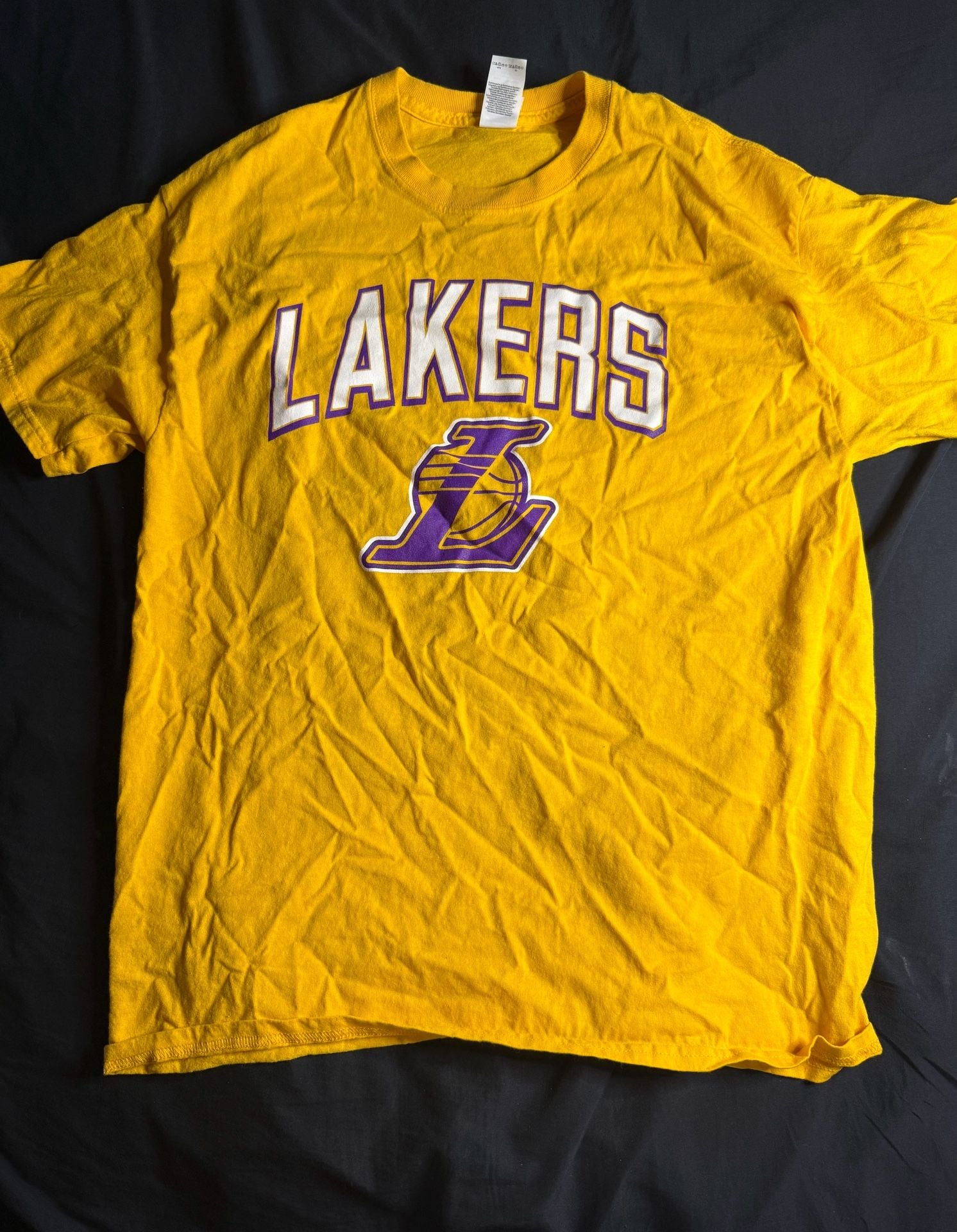 Los Angeles Lakers LeBron James #23 Yellow Graphic T-Shirt 2