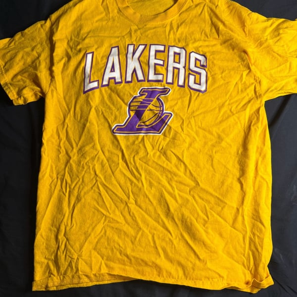 Los Angeles Lakers LeBron James #23 Yellow Graphic T-Shirt