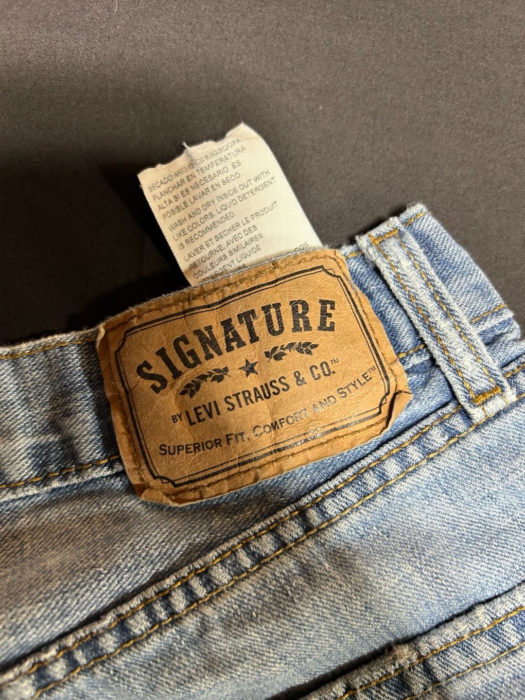 Signature by Levi Strauss & Co. Regular Fit Light Wash Jeans 9