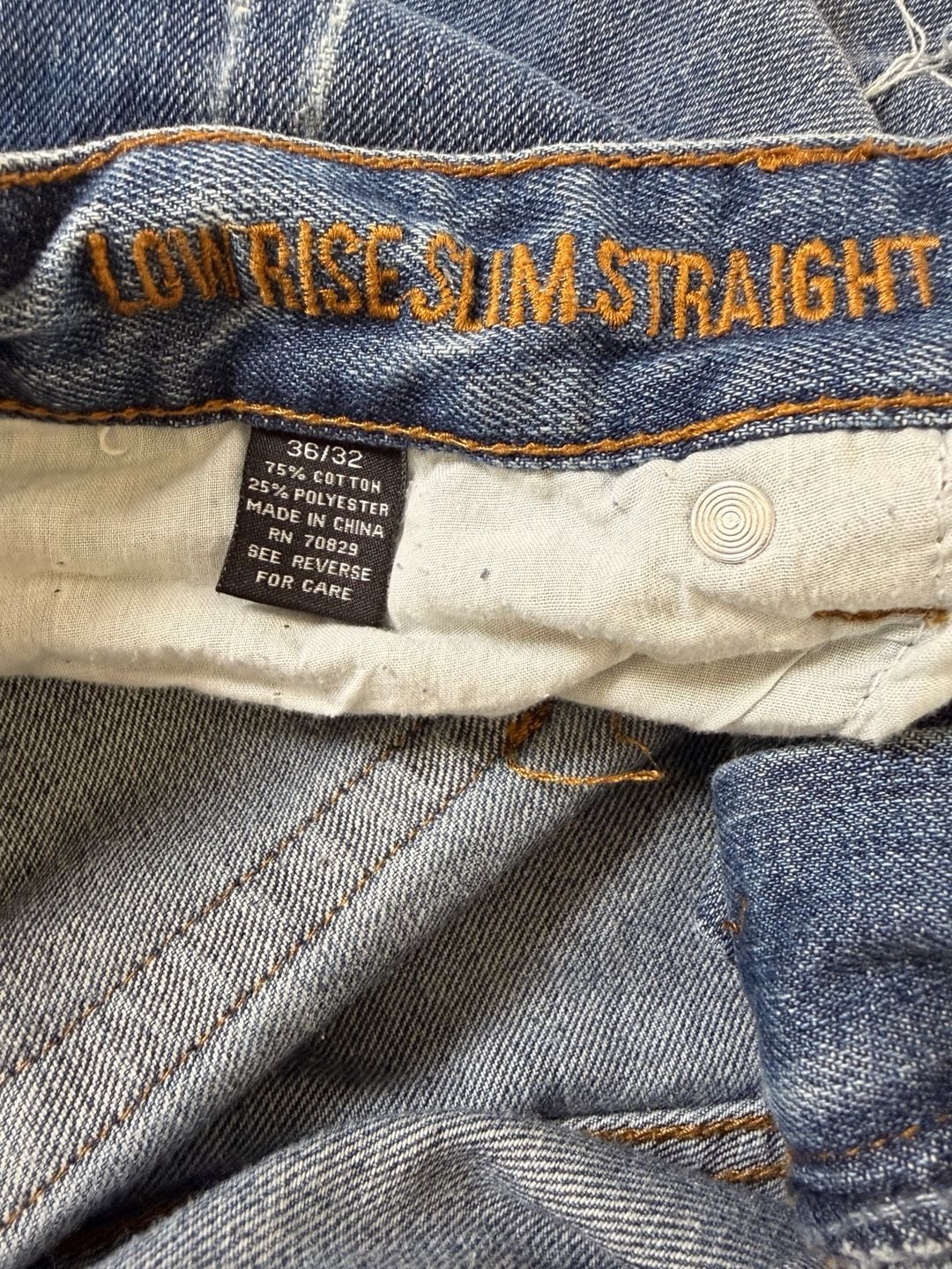 Carbon Low Rise Slim Straight Denim Jean Shorts Size 36/32 4