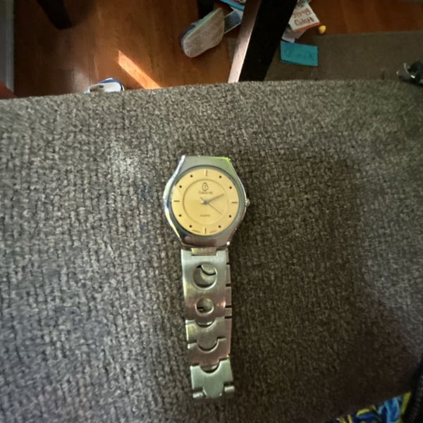 Calvin Up Round Face Quartz Analog Watch with Silver Tone Link Bracelet