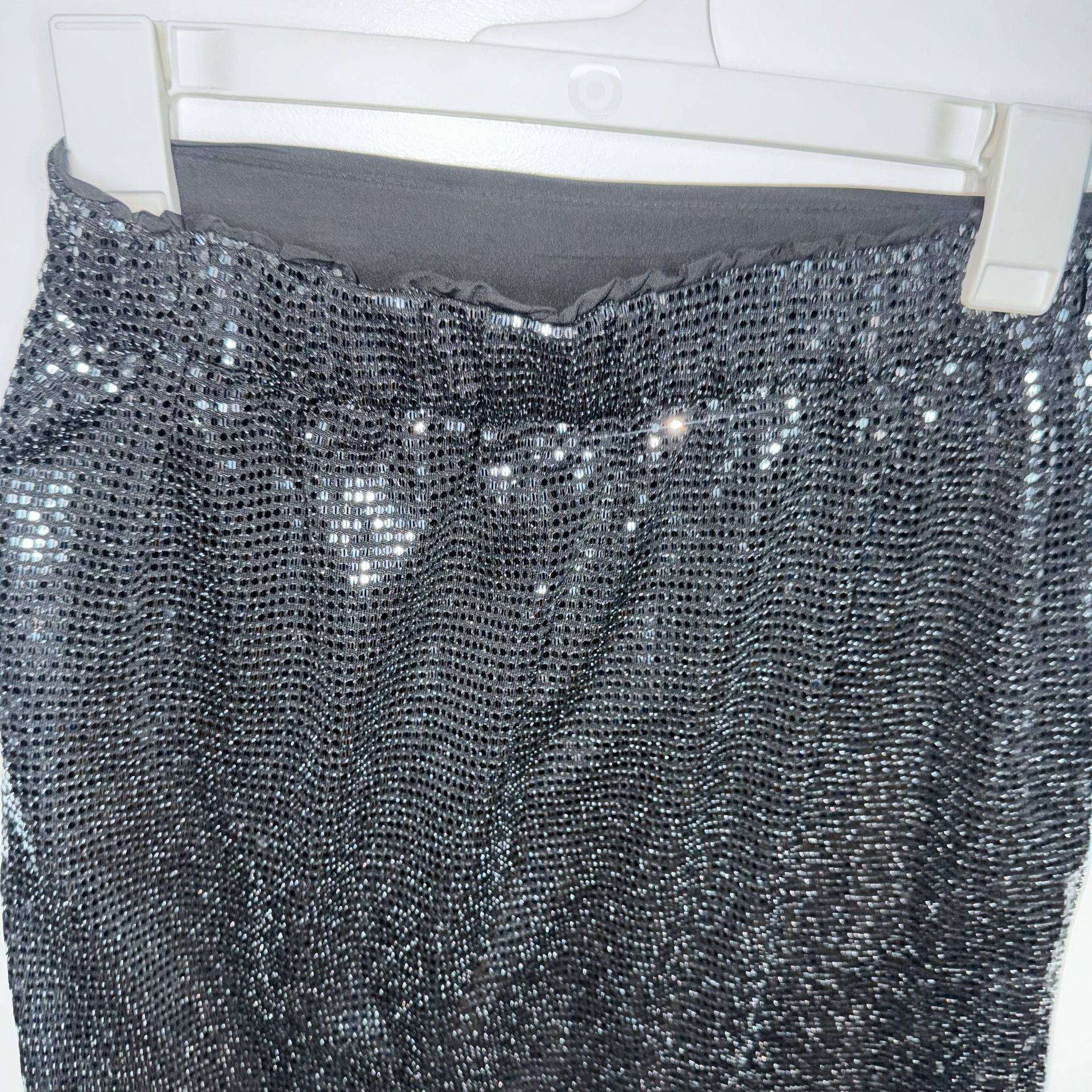 Le Soir par Molly Bracken Black Sequin Tulip Hem Mini Skirt 14
