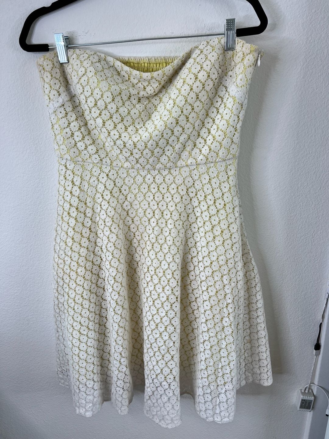 Betsey Johnson Strapless White Eyelet Lace Mini Dress with Yellow Lining Size 12 3