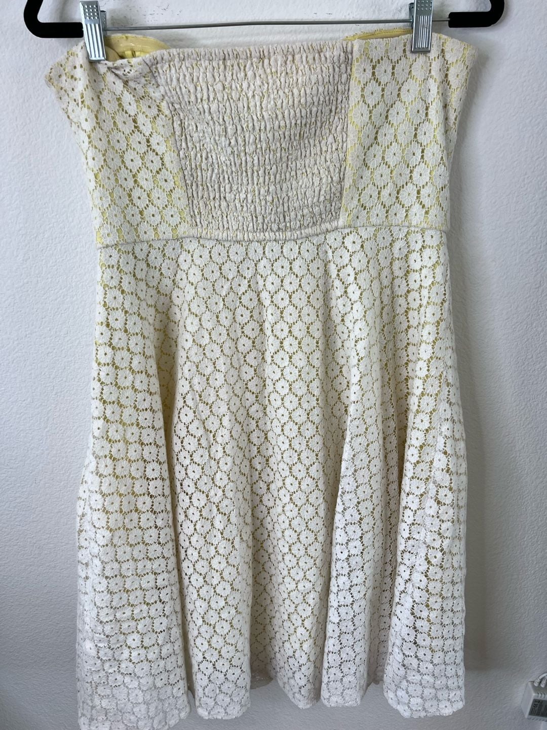 Betsey Johnson Strapless White Eyelet Lace Mini Dress with Yellow Lining Size 12 4