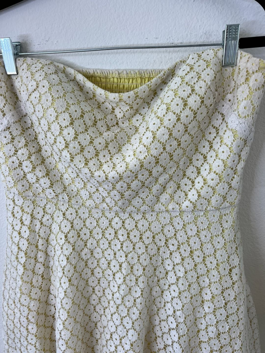 Betsey Johnson Strapless White Eyelet Lace Mini Dress with Yellow Lining Size 12 5