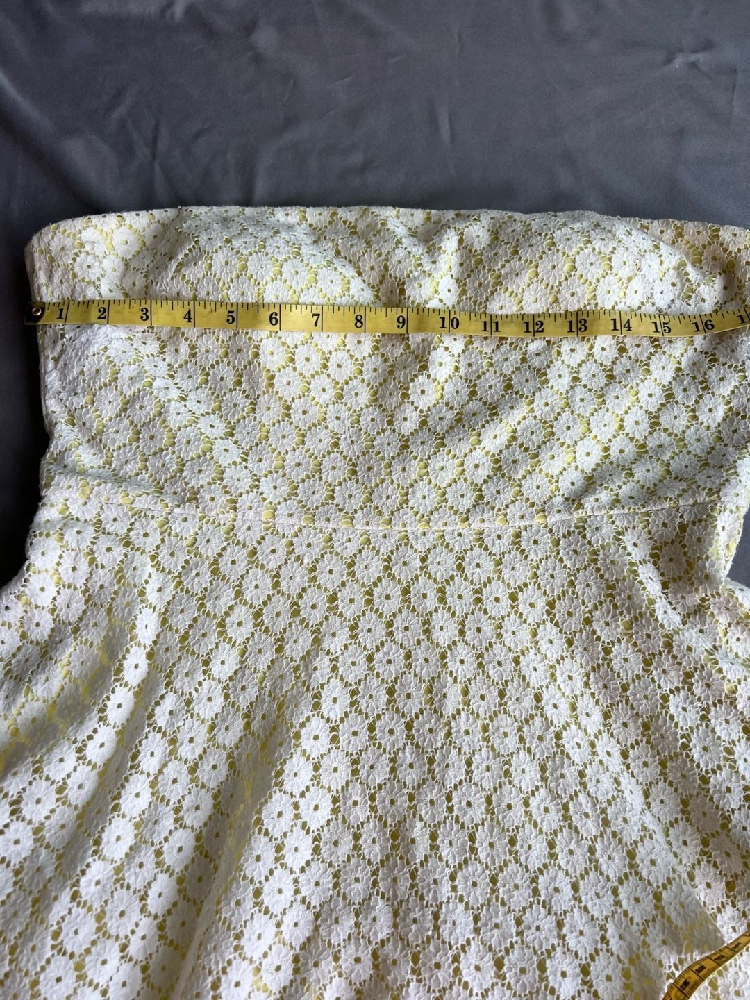 Betsey Johnson Strapless White Eyelet Lace Mini Dress with Yellow Lining Size 12 8