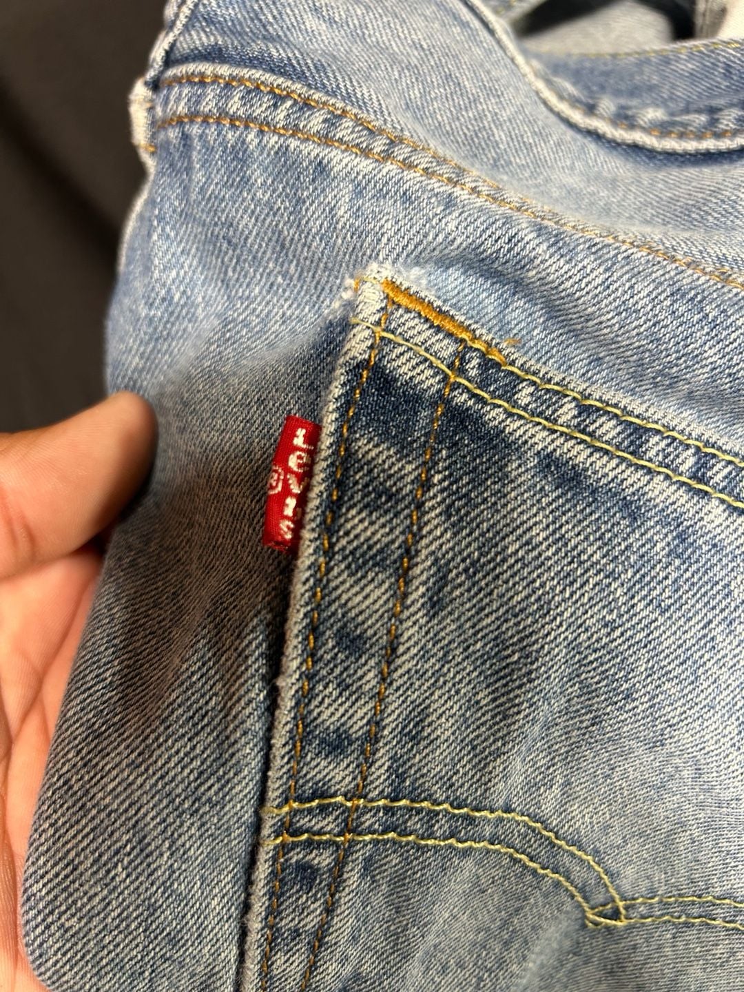 Levi's 550 Relaxed Fit Light Wash Denim Jeans Size 36x30 4