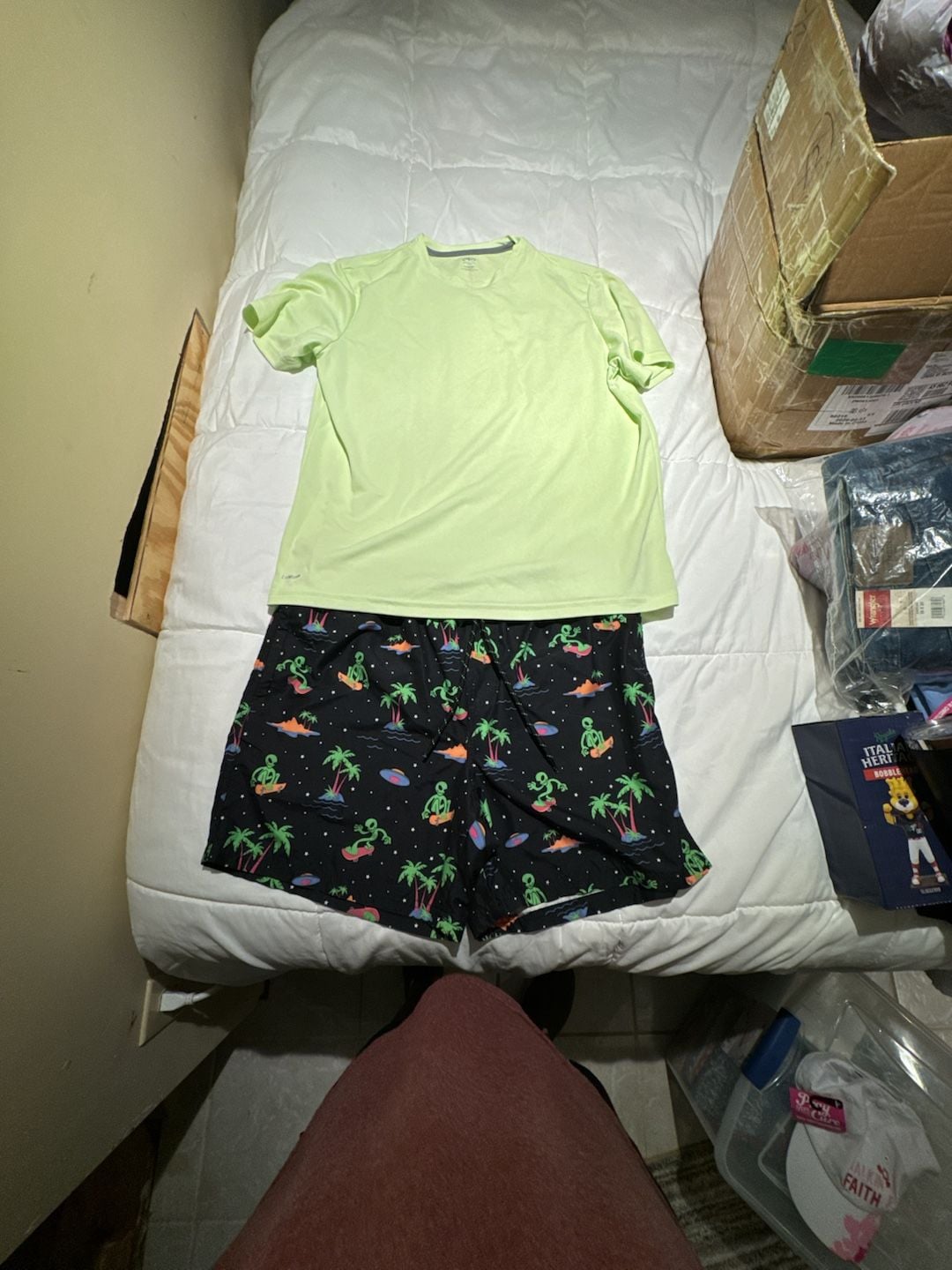 Mens No Boundaries Alien Palm Skateboard Print Swim Shorts and Athletic Works Poly T-Shirt Size L 1