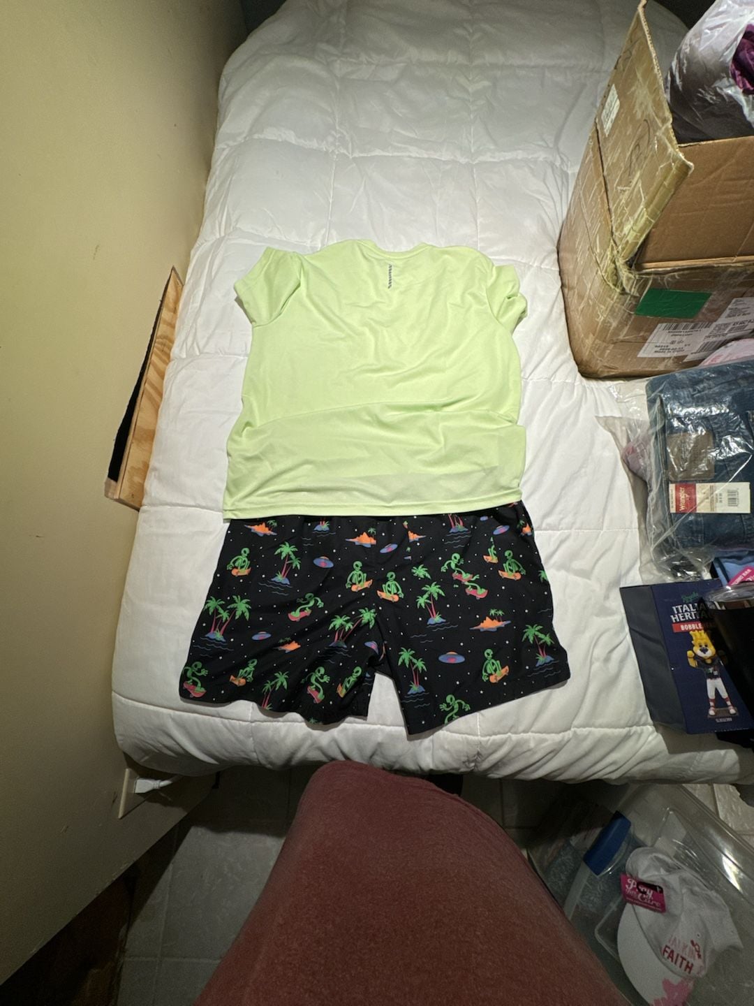Mens No Boundaries Alien Palm Skateboard Print Swim Shorts and Athletic Works Poly T-Shirt Size L 2