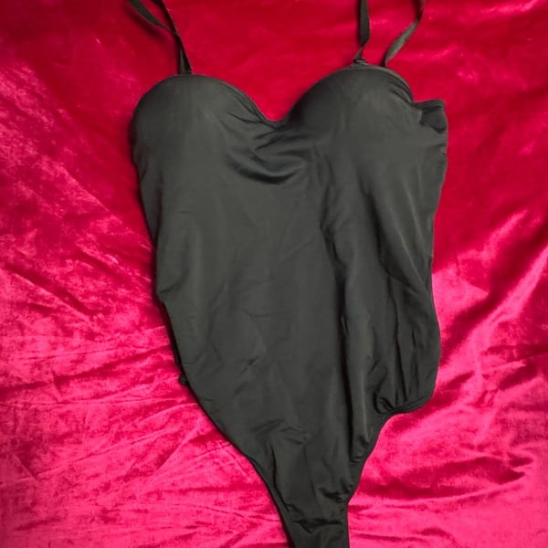 Fashion Nova Taylor Sweetheart Padded U-Wire Sleeveless Bodysuit - Black