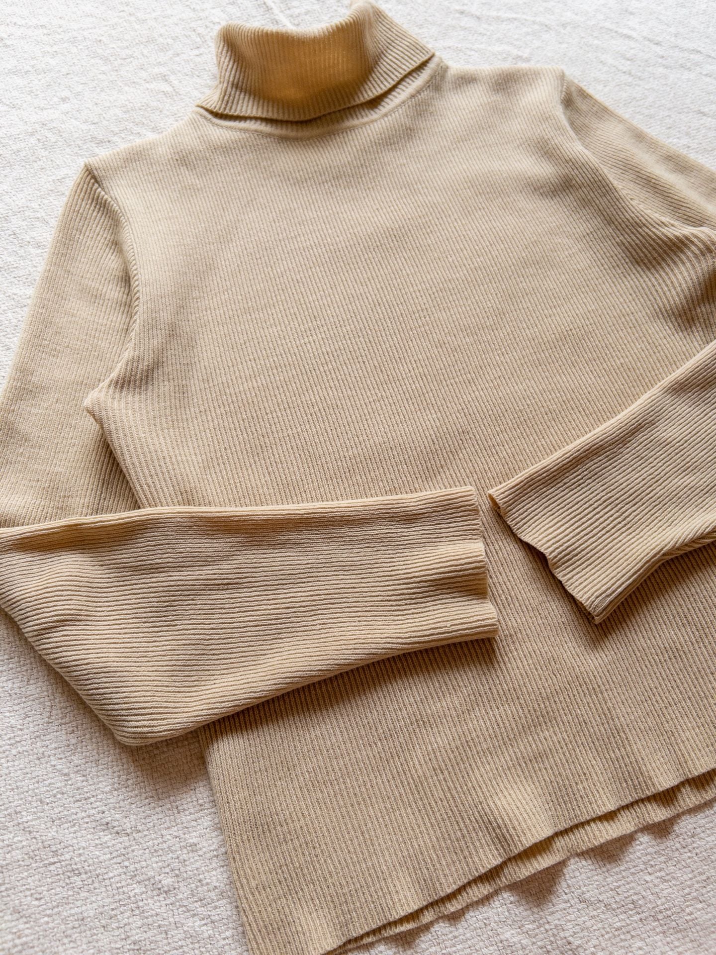Vintage 1970s Beige Ribbed Knit Turtleneck Sweater 100 Acrylic Super Soft Cozy Fall Staple Small 5