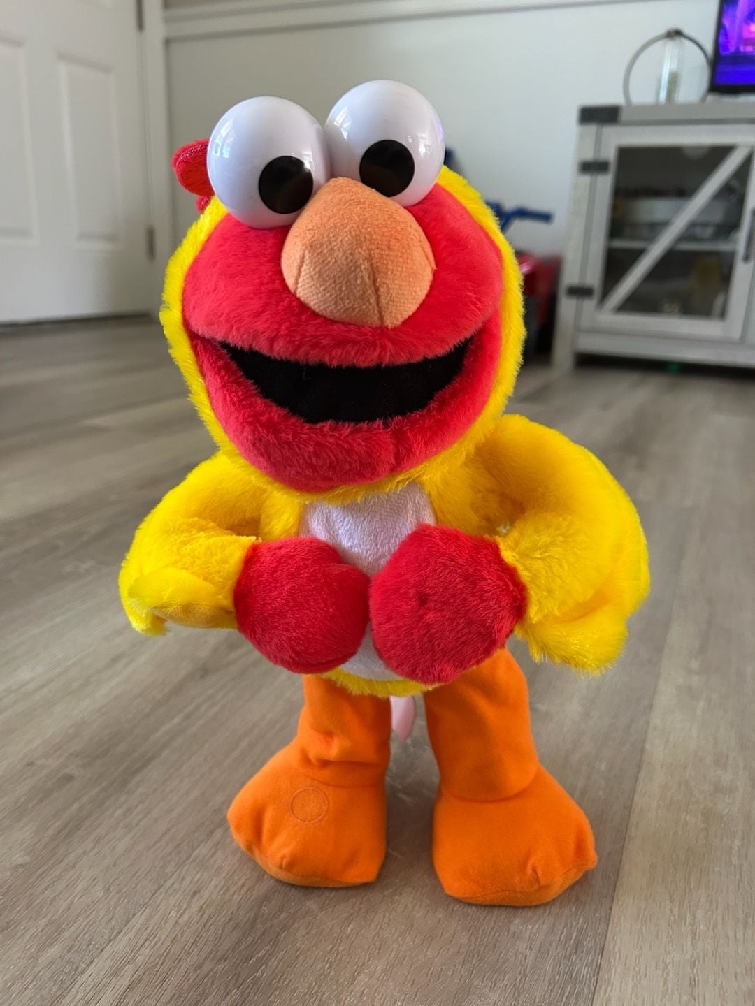 Just Play Sesame Street Chicken Dance Elmo Animated Plush 1