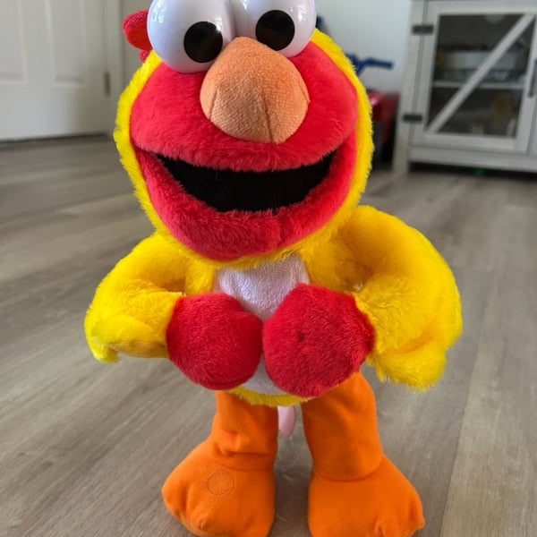 Just Play Sesame Street Chicken Dance Elmo Animated Plush