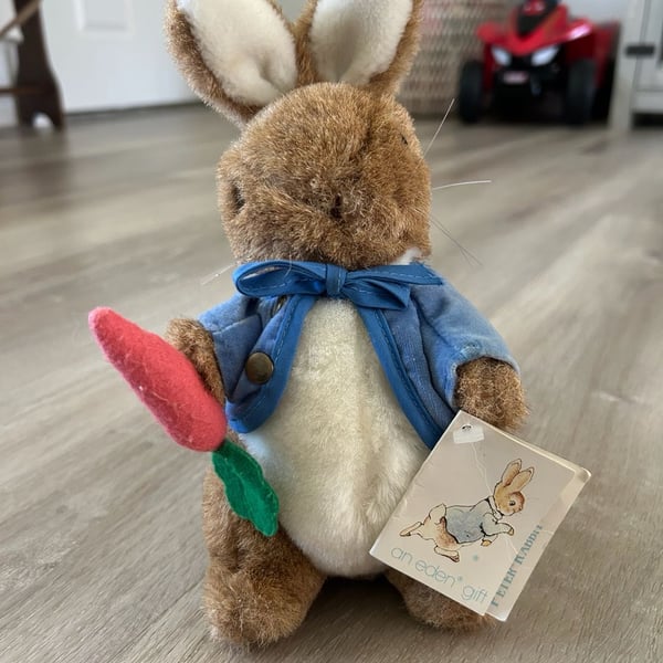 Vintage 1989 Eden Gift Peter Rabbit Plush with Carrot Style 96045