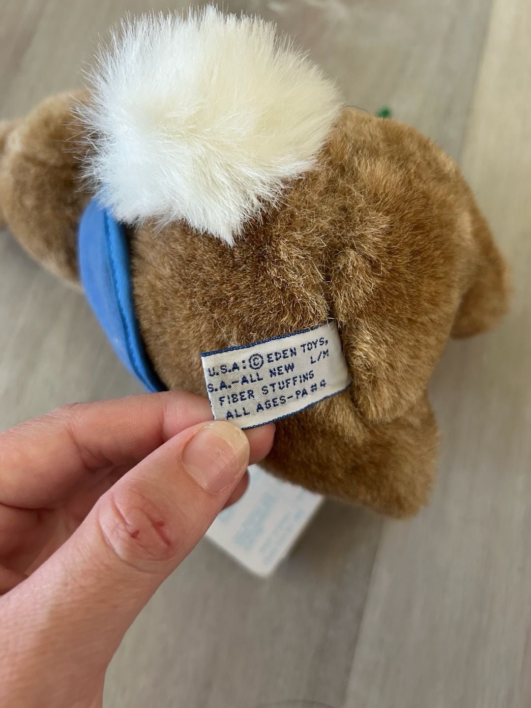 Vintage 1989 Eden Gift Peter Rabbit Plush with Carrot Style 96045 7