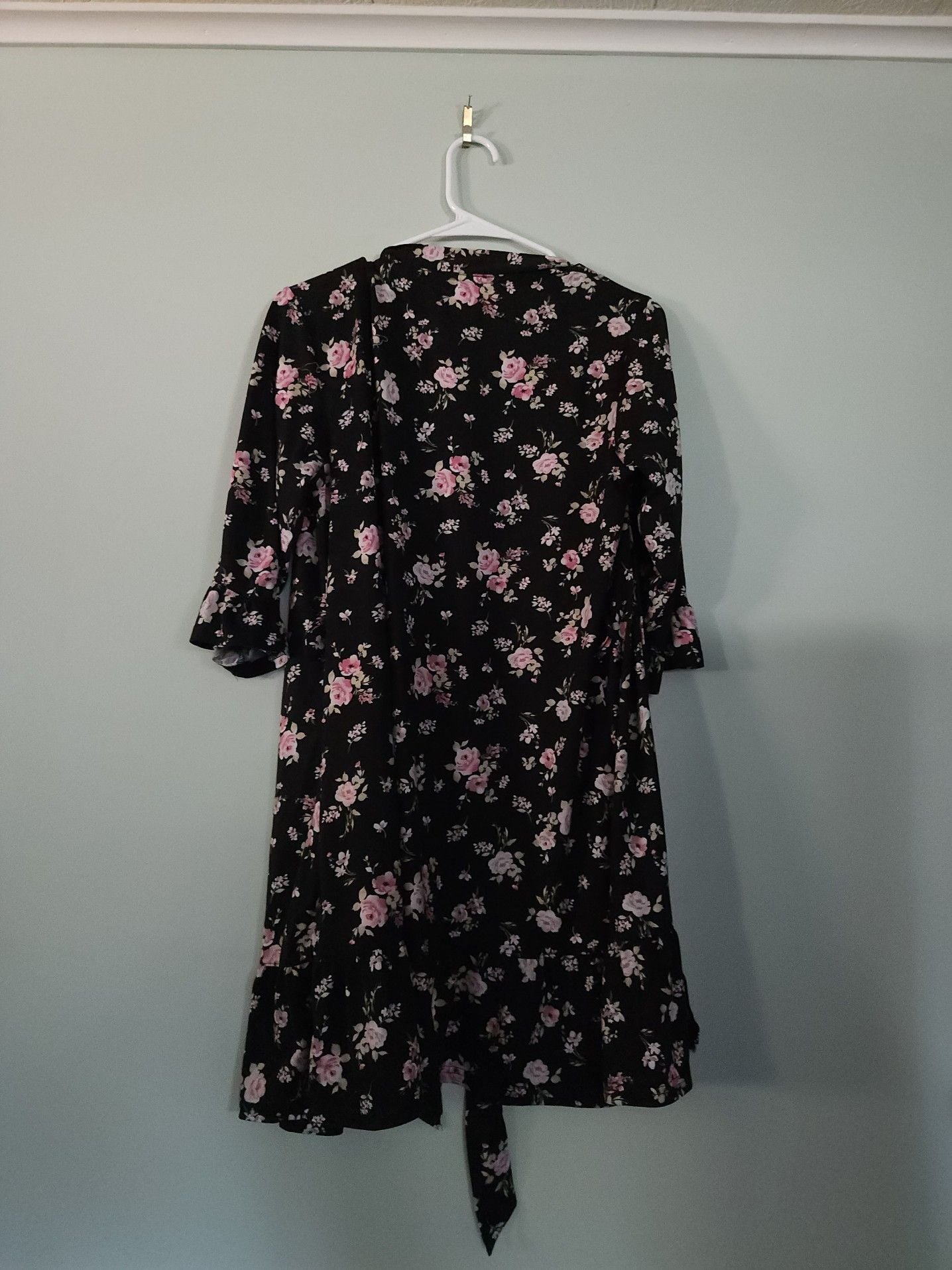 Grandma Core Romantic Loungewear Laura Ashley Women's 3-Piece Floral Tank, Shorts, and Robe Pajama Set 7