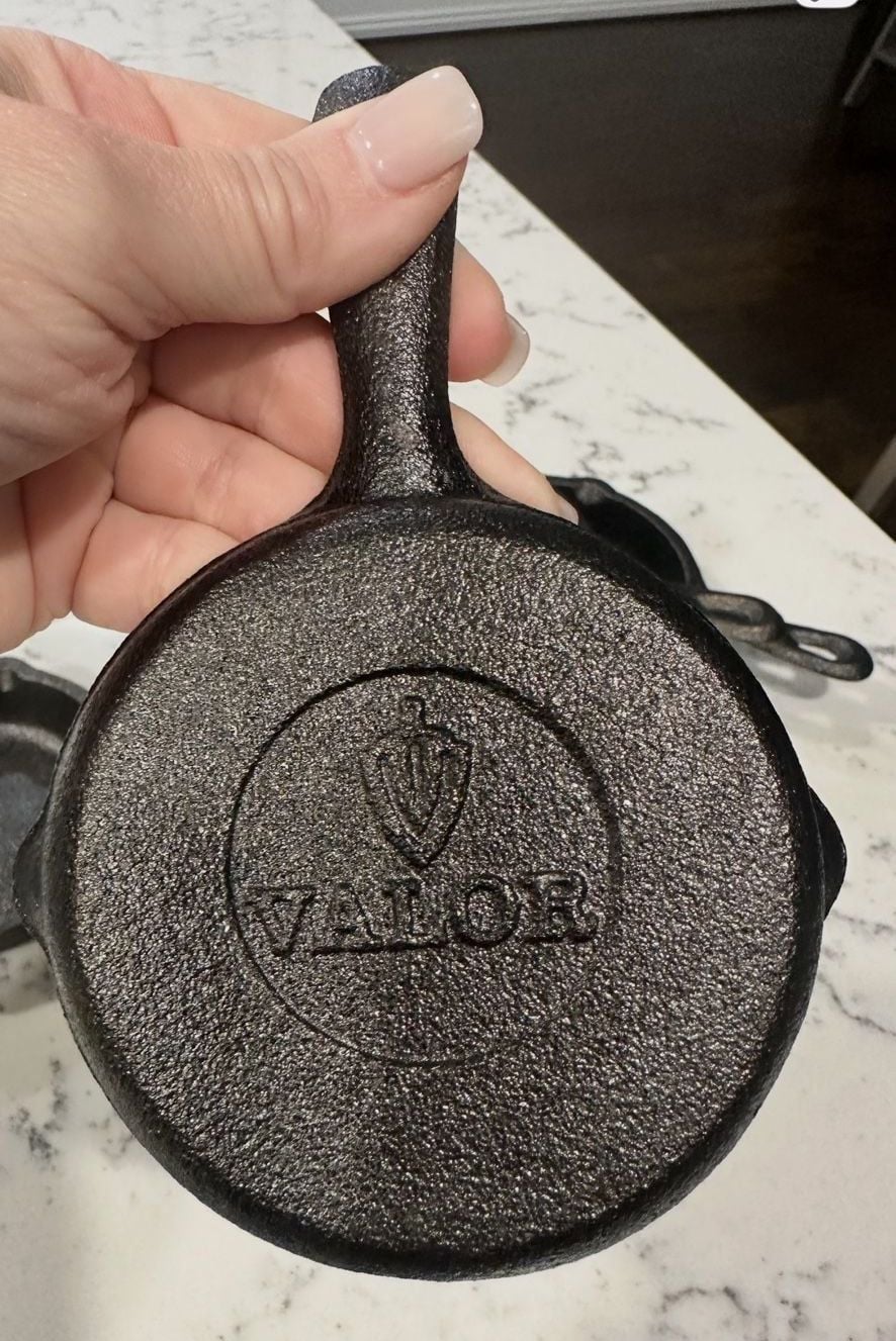 Valor Cast Iron 3.5-inch Mini Skillet Serving Pan Set of 5 1