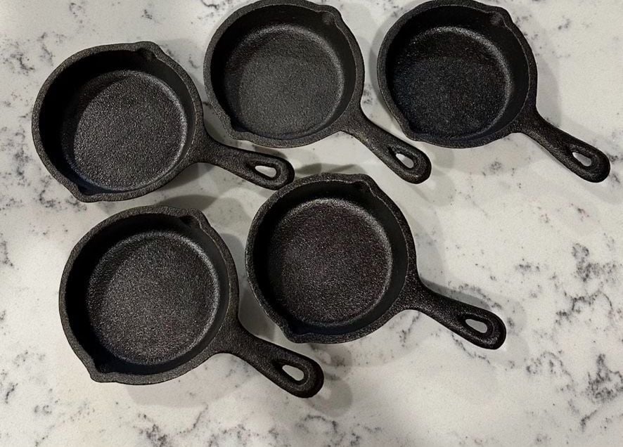 Valor Cast Iron 3.5-inch Mini Skillet Serving Pan Set of 5 5