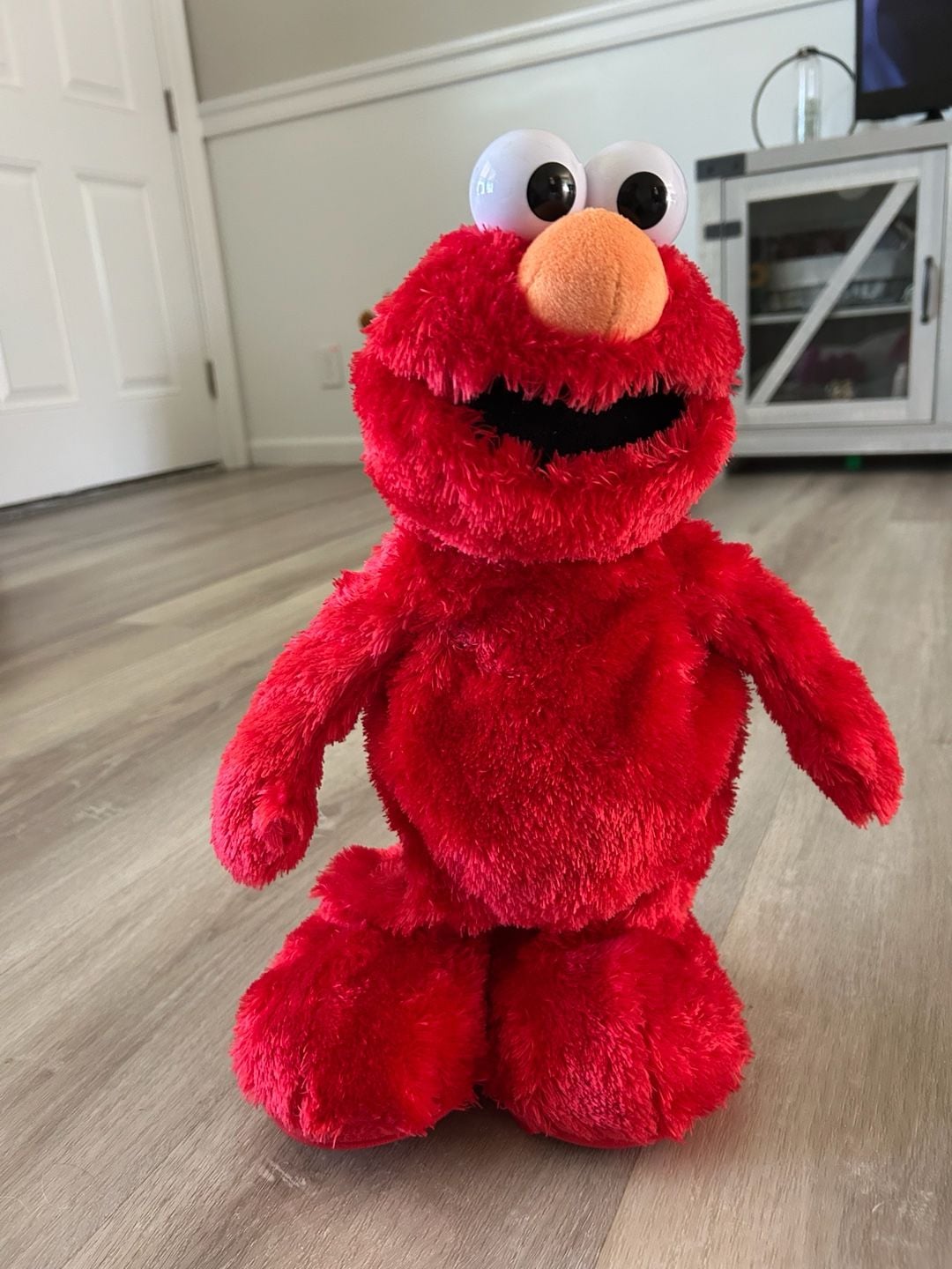 Sesame Street Hokey Pokey Elmo 14-inch Interactive Dancing Plush Toy 1