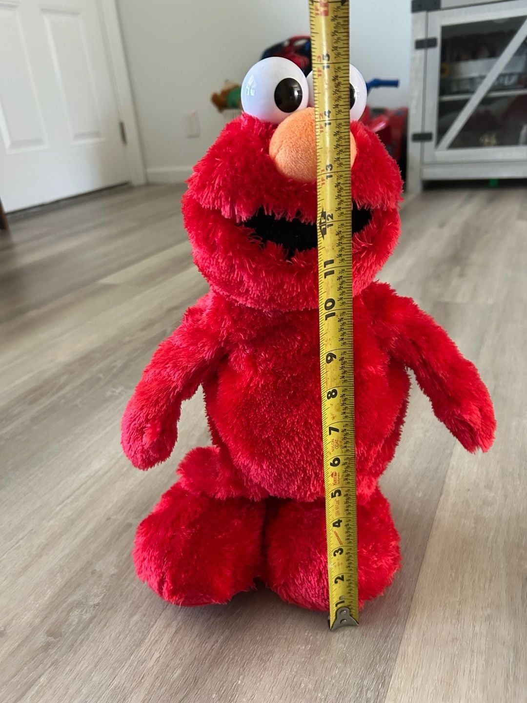 Sesame Street Hokey Pokey Elmo 14-inch Interactive Dancing Plush Toy 4