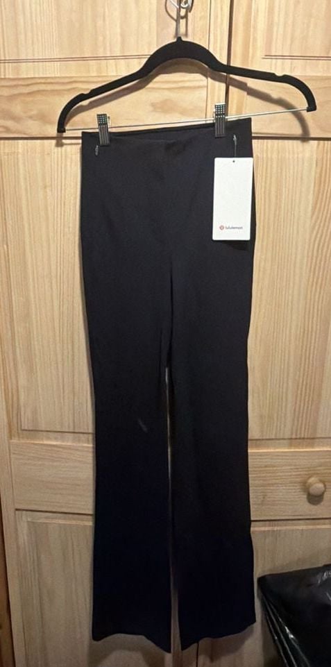 Lululemon High-Rise Flare Pant 1