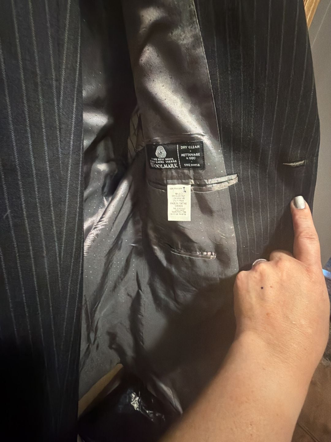 Calvin Klein Mens 100% Wool Black Pinstripe Suit 3