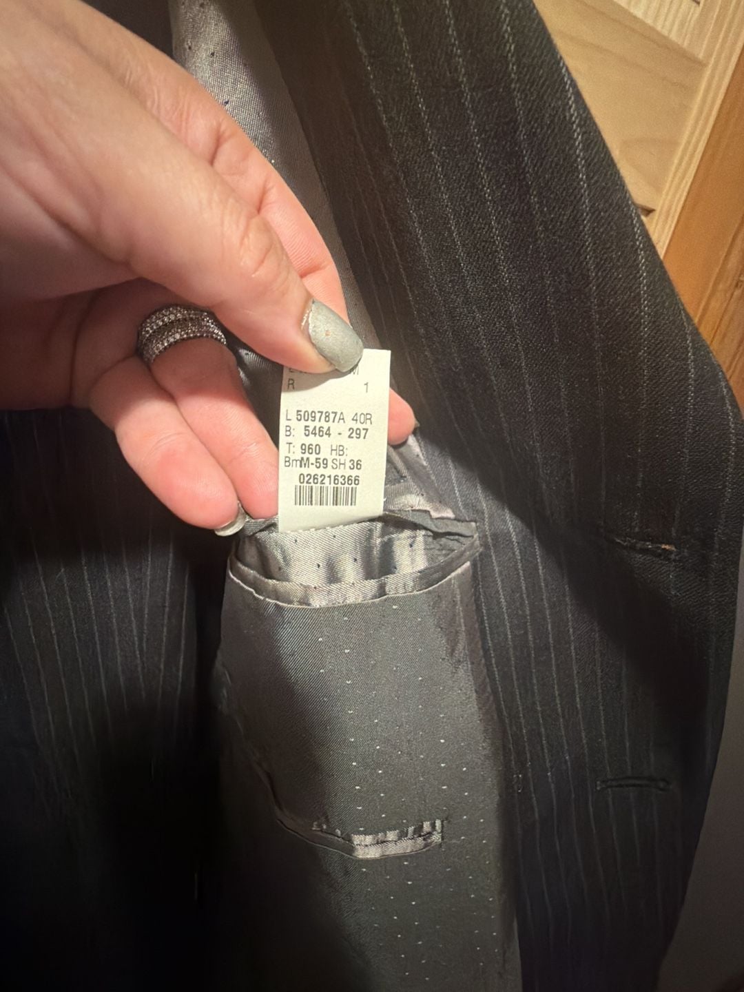 Calvin Klein Mens 100% Wool Black Pinstripe Suit 4