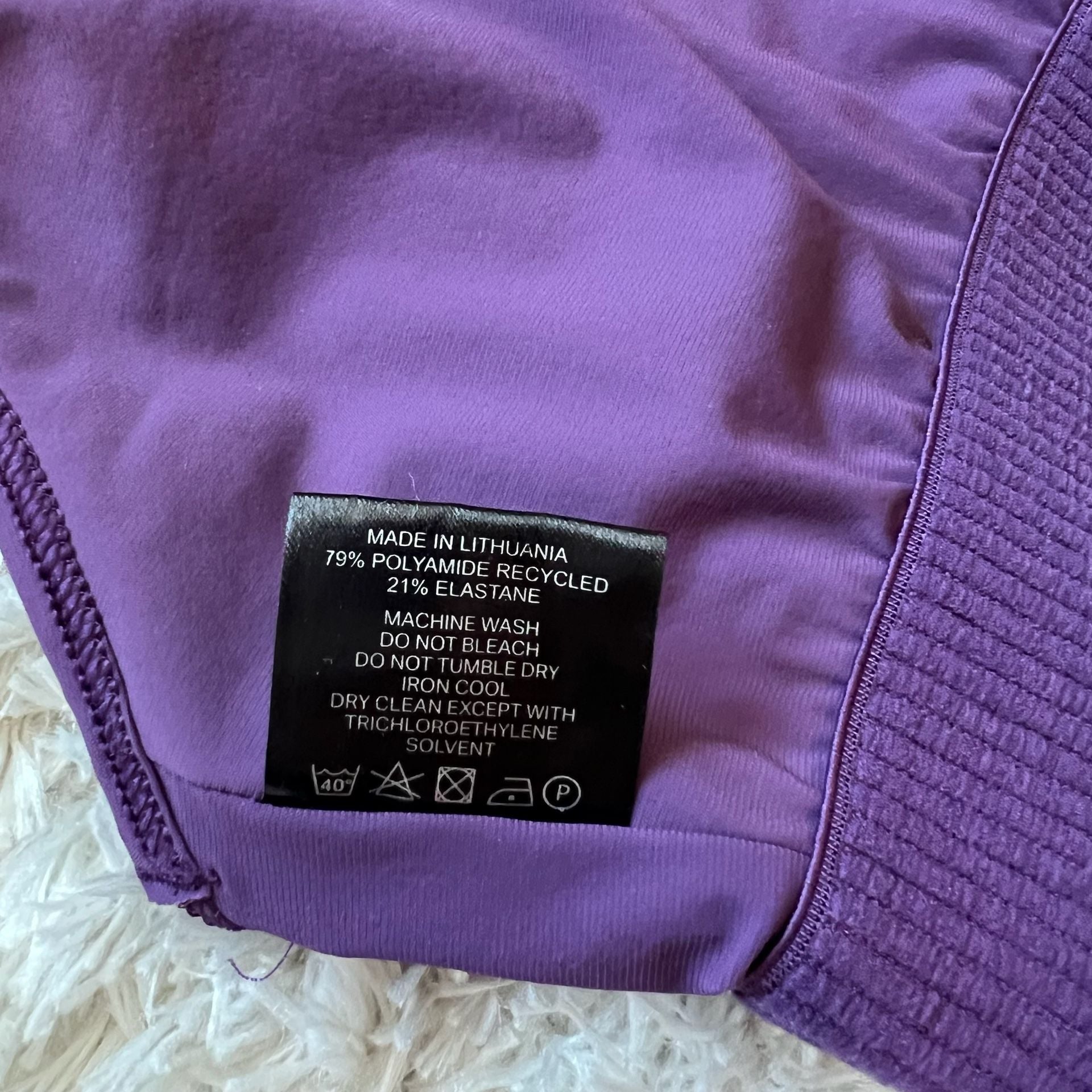 District Vision Twin Layer Medium Support Sports Bra Small 8