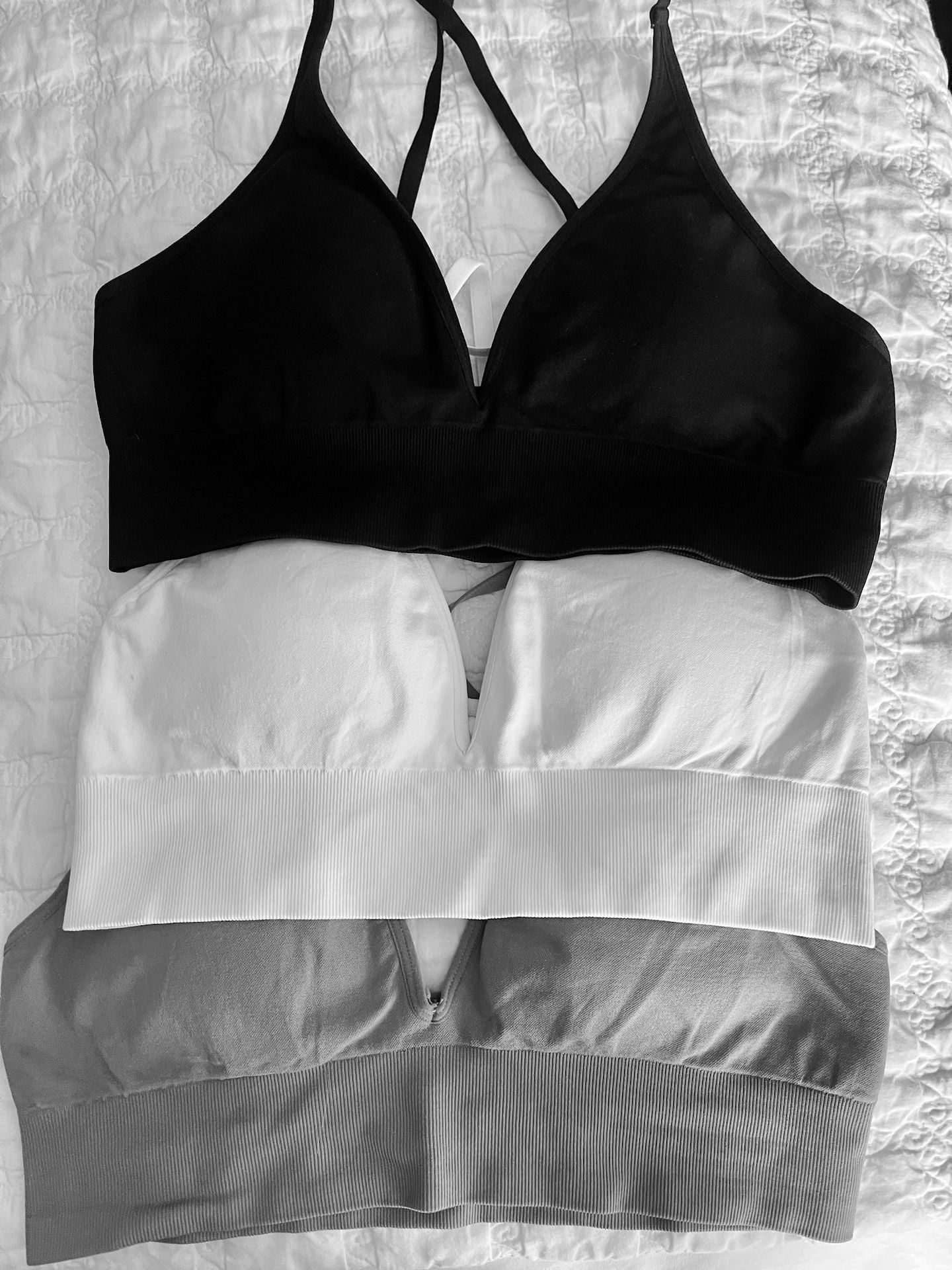 Set of 3 Seamless V-Neck Criss-Cross Back Yoga Bralettes 1