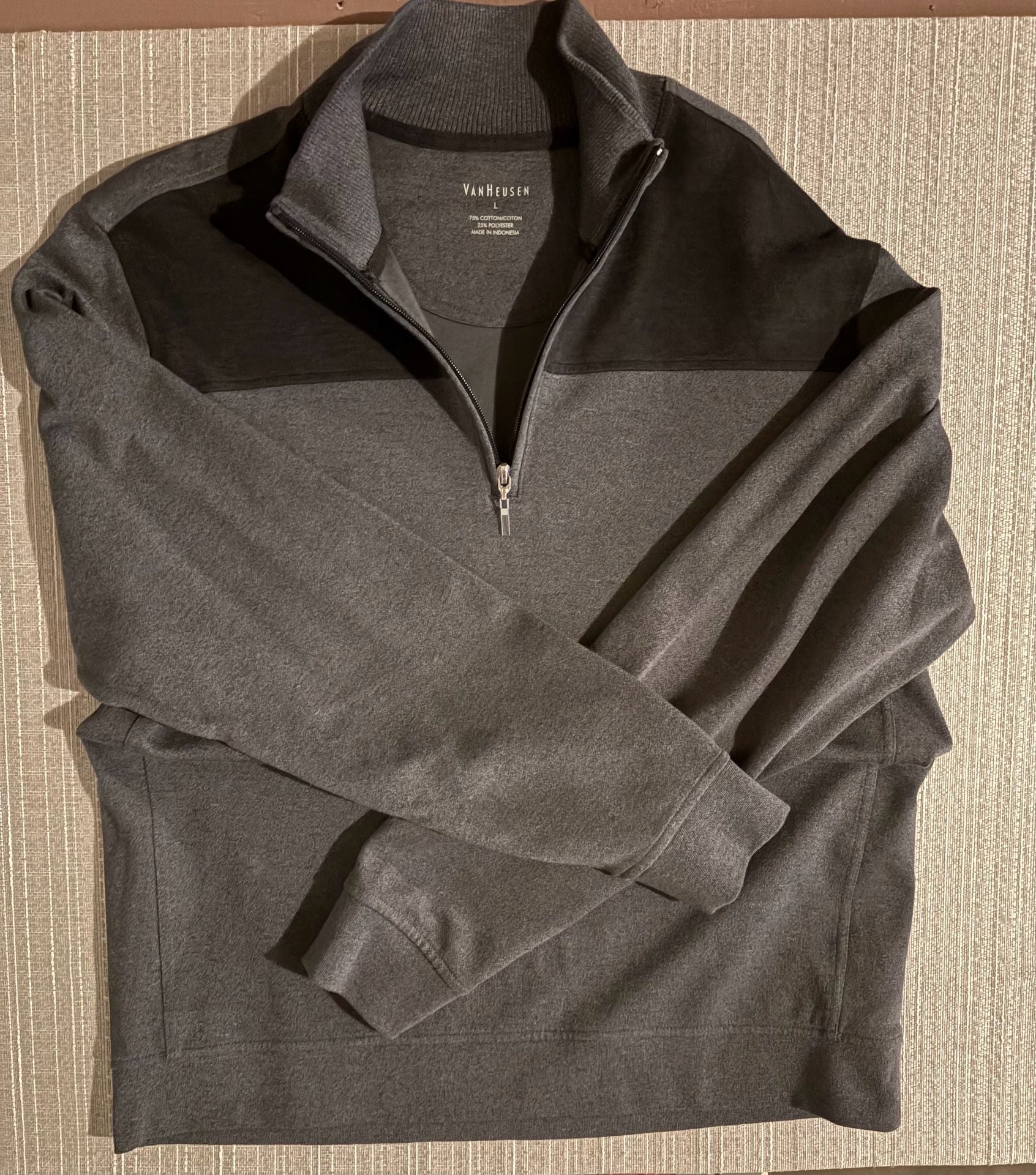 Van Heusen Men's Colorblock Quarter-Zip Pullover Sweatshirt 1