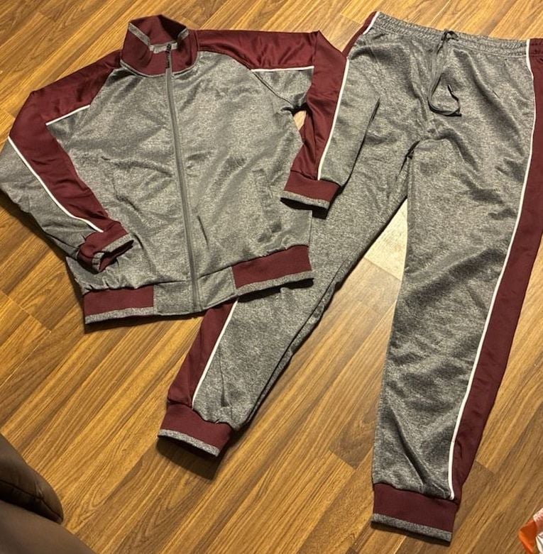 Mens 2-Piece Color Block Athletic Tracksuit Set with Full Zip Jacket and Joggers 1