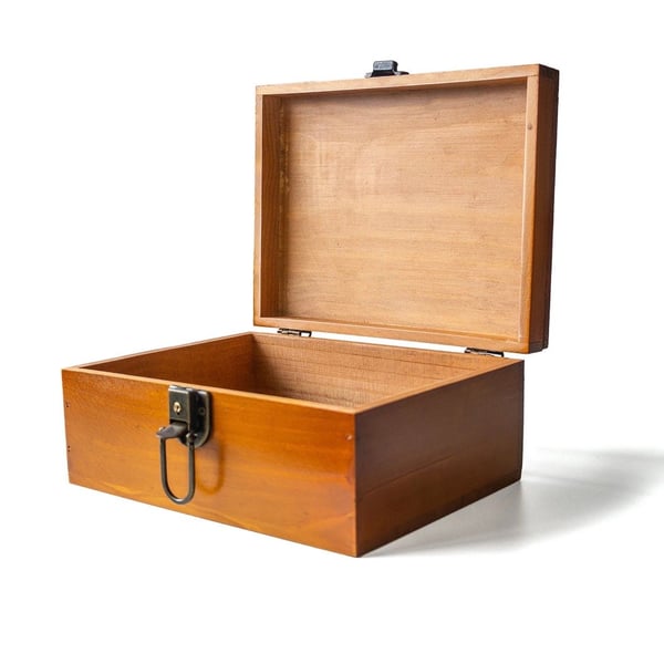 Yardwe Vintage Wooden Jewelry Box with Metal Accents, Brown Antique Style