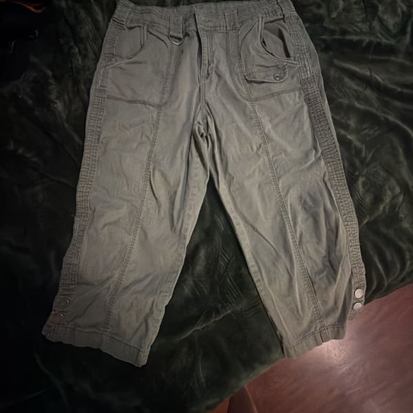 Style & Co. Women's Utility Cargo Capri Pants Olive Green Size 12