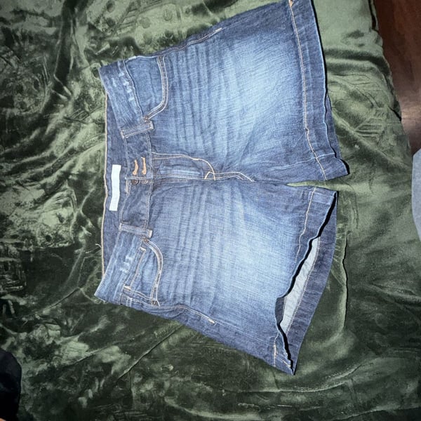 Old Navy Women's Medium Wash Denim Jean Shorts Size 10