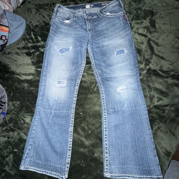 Silver Jeans Co. Women's Tuesday Bootcut Distressed Medium Wash Jeans