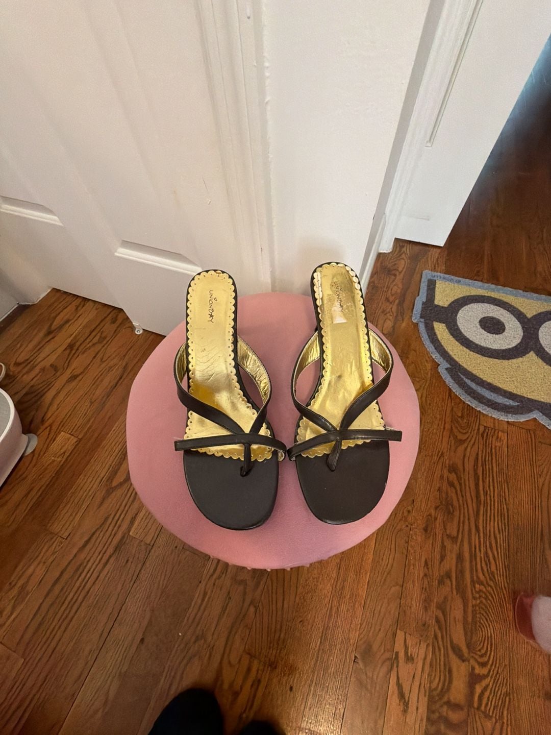 Unionbay Romance Black Thong Kitten Heel Sandals 2