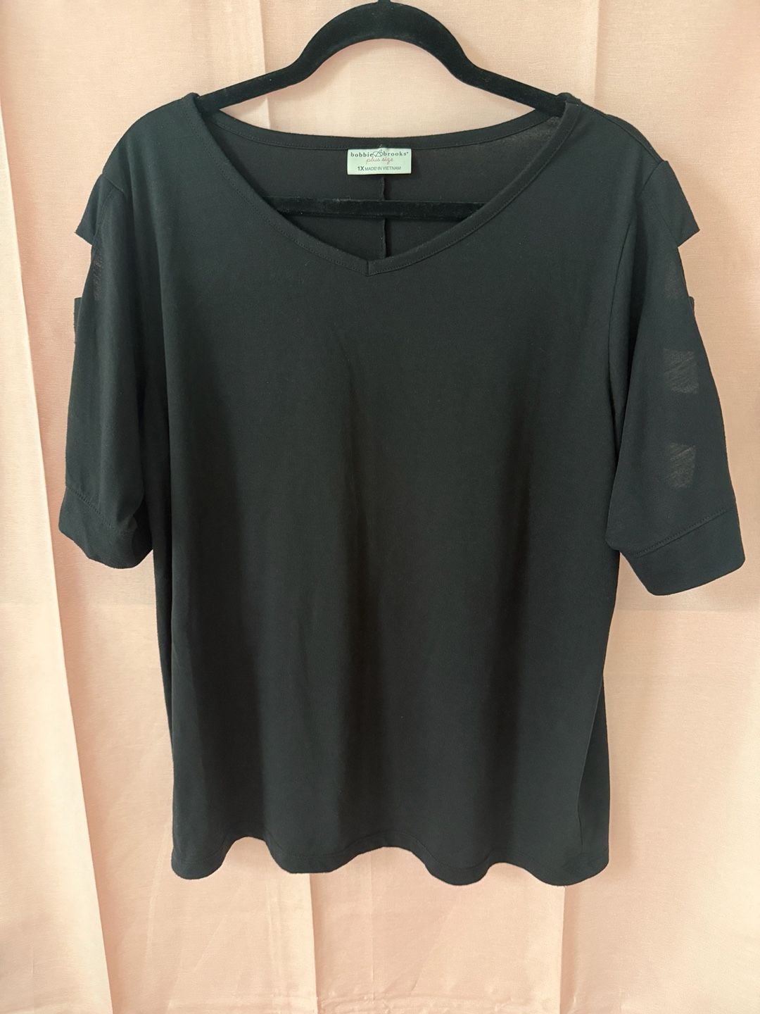 Bobbie & Brooks Plus Size Black V-Neck Cold Shoulder Short Sleeve Tee 2