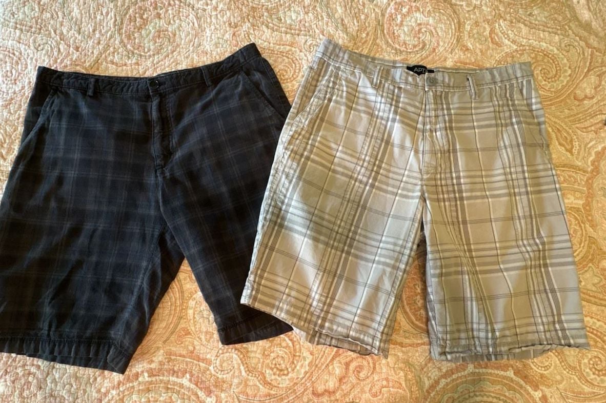 EUC 2 pair Calvin Klein & Apt. 9 Men's Plaid Flat Front Casual Shorts, 34 1