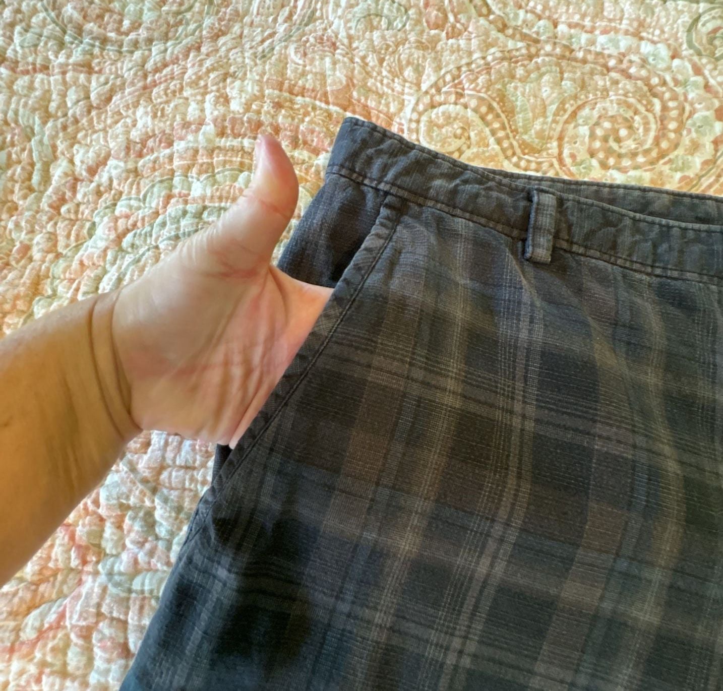 EUC 2 pair Calvin Klein & Apt. 9 Men's Plaid Flat Front Casual Shorts, 34 3