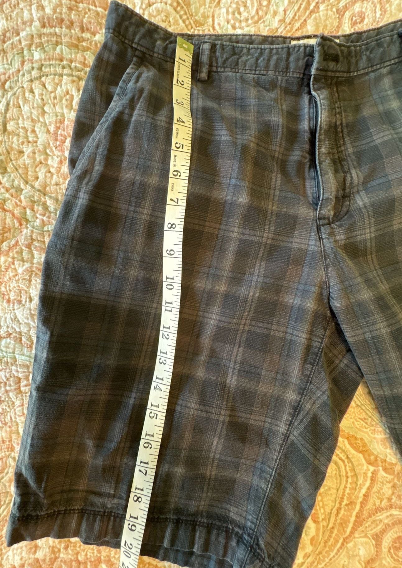 EUC 2 pair Calvin Klein & Apt. 9 Men's Plaid Flat Front Casual Shorts, 34 5