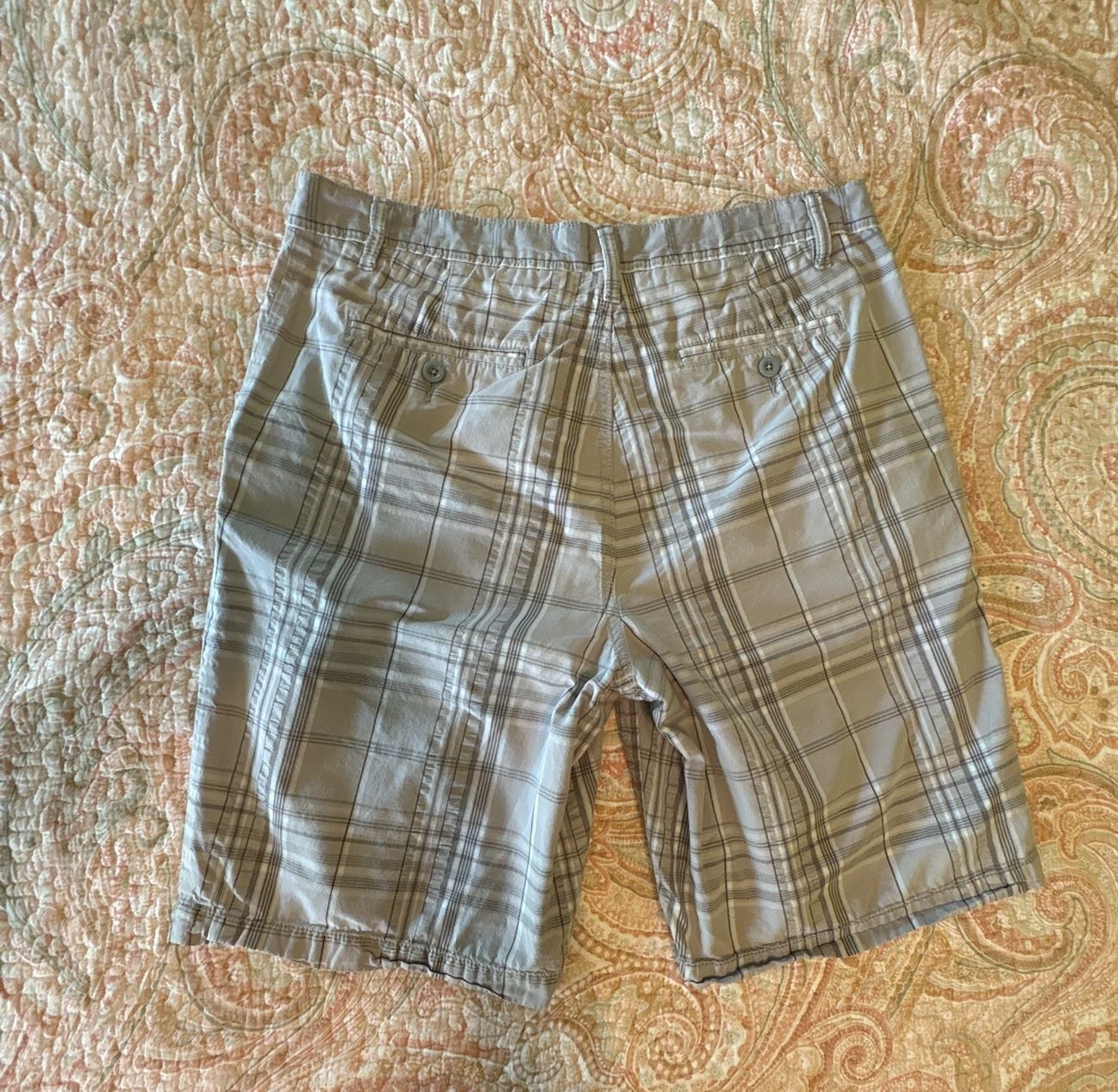EUC 2 pair Calvin Klein & Apt. 9 Men's Plaid Flat Front Casual Shorts, 34 15